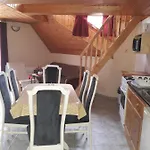 Marika Apartmanhaz *