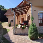 Marika Apartmanhaz Διαμέρισμα