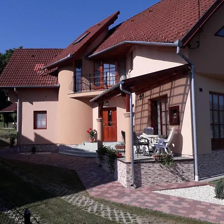 Marika Apartmanhaz *