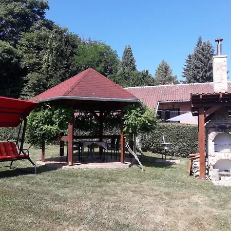 شقة Marika Apartmanhaz