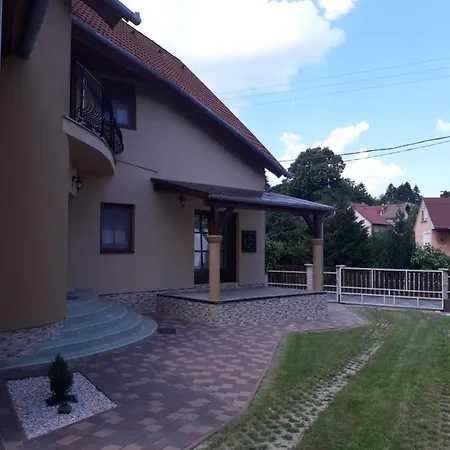 Marika Apartmanhaz 公寓 *