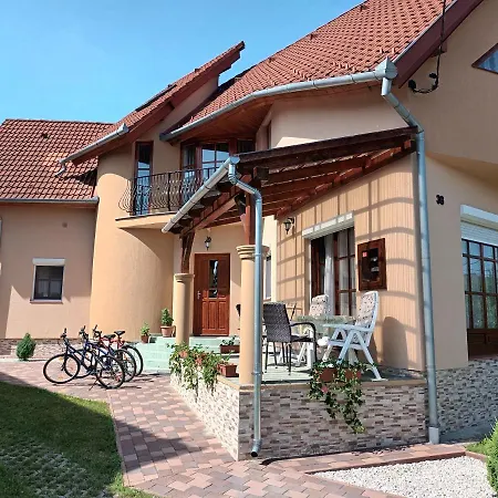 Apartment Marika Apartmanhaz *