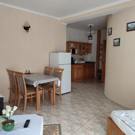 Marika Apartmanhaz