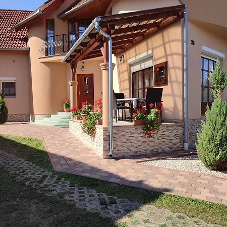 Marika Apartmanhaz Appartement *