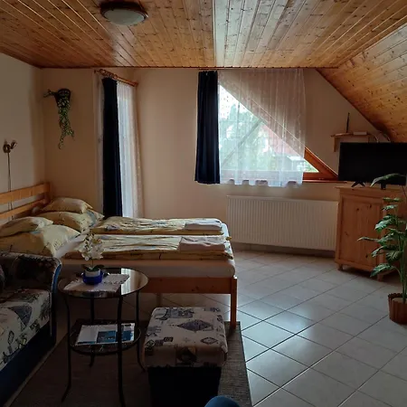 Marika Apartmanhaz *