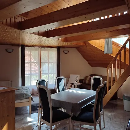 Marika Apartmanhaz Appartement *