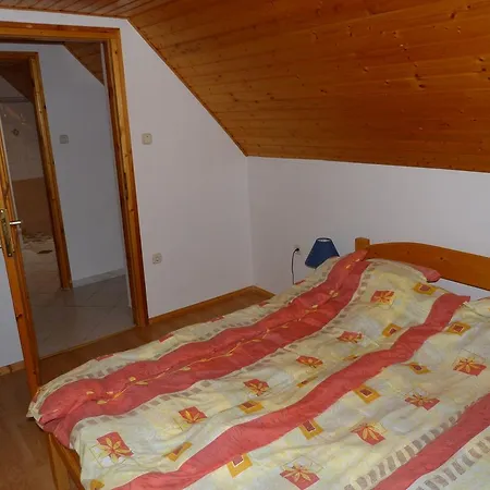Marika Apartmanhaz 잘라카로쉬