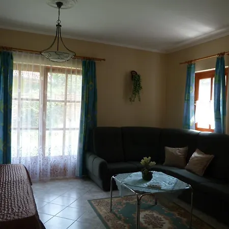 Marika Apartmanhaz *