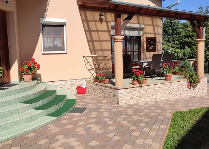 شقة Marika Apartmanhaz
